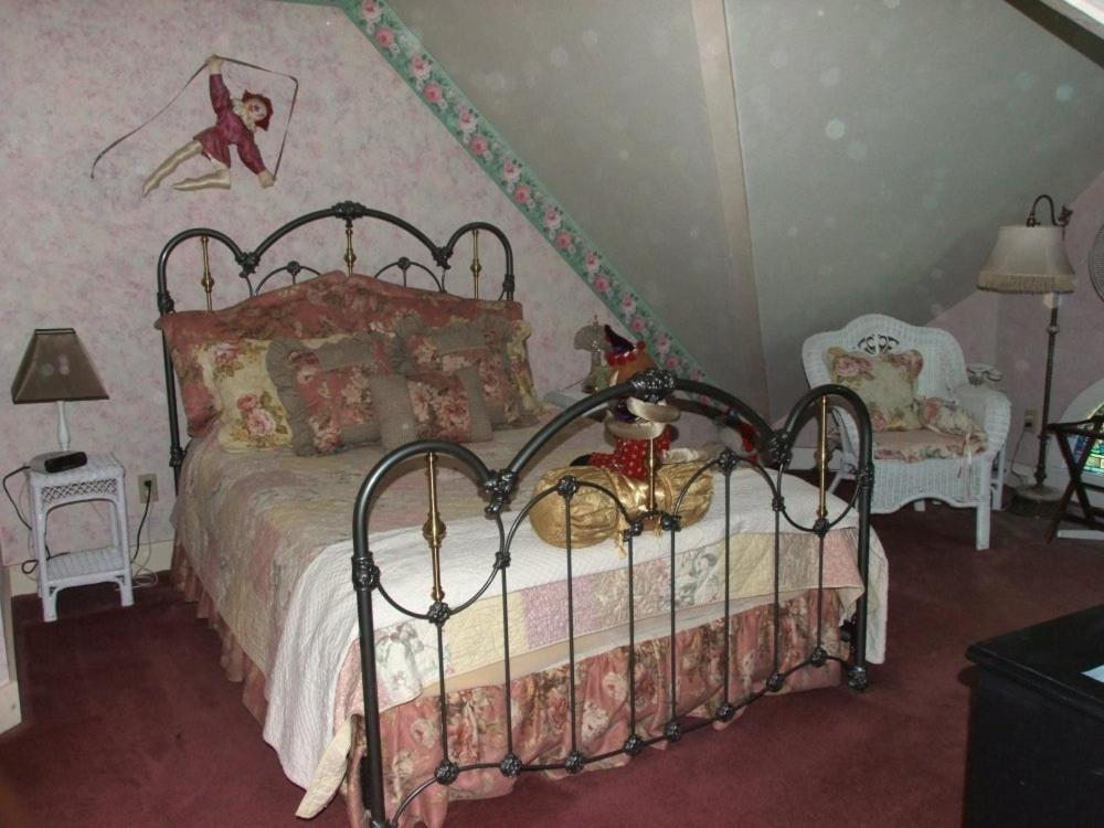Robin'S Nest Bed & Breakfast San Andreas Habitación foto